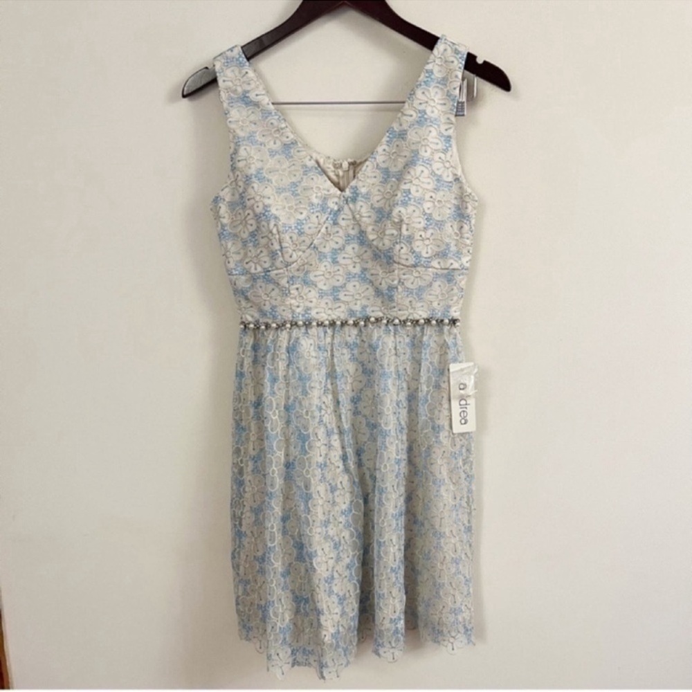 a. drea Floral Embroirdered A-line Formal V-neck Mini Dress Size Small NEW